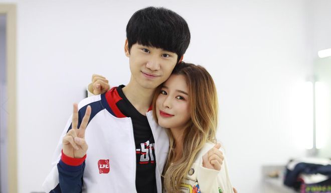 与此同时 与此同时