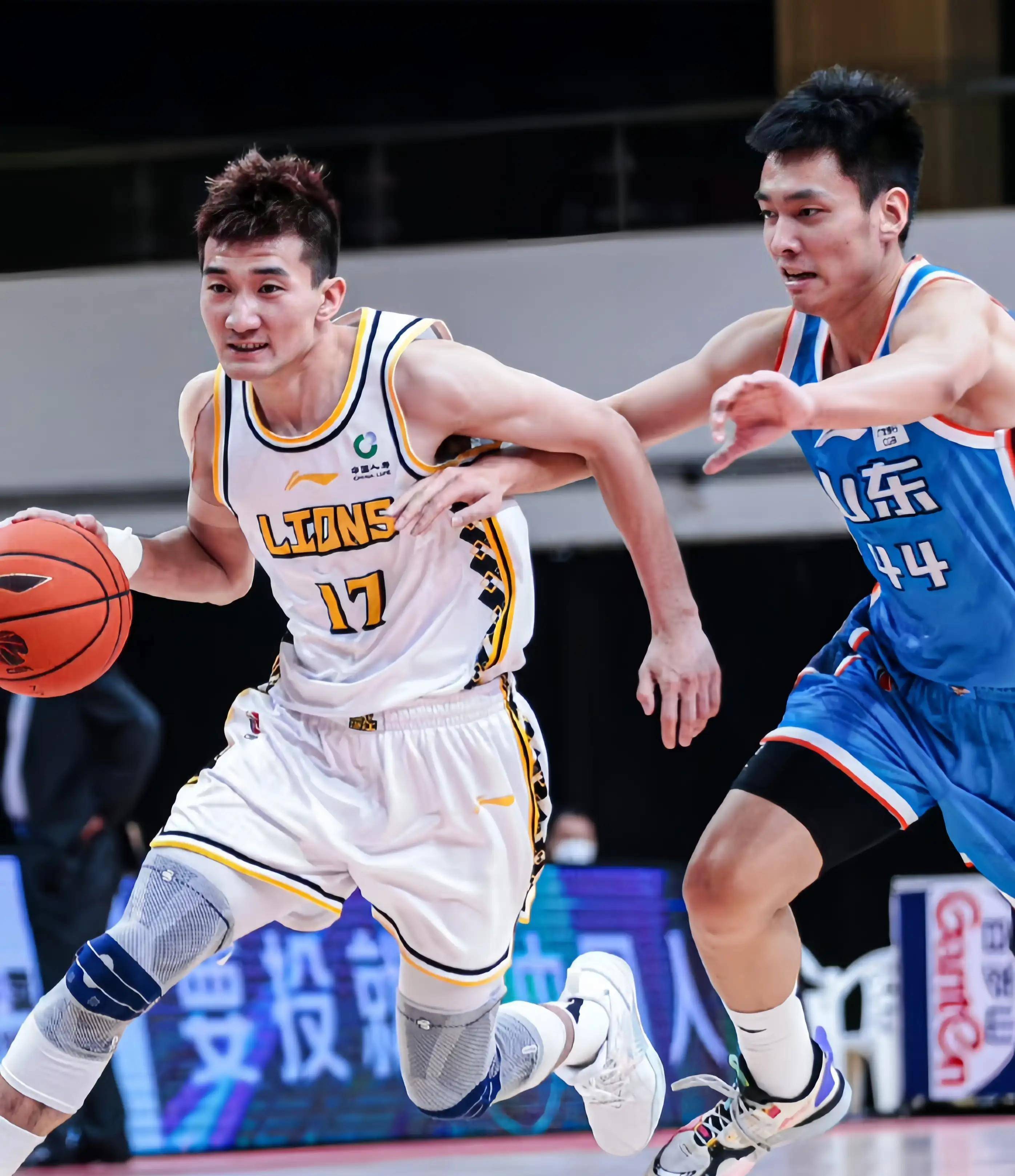 并为年轻球 并为年轻球