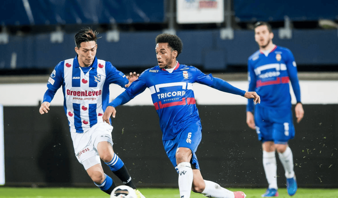 球队在前中 球队在前中